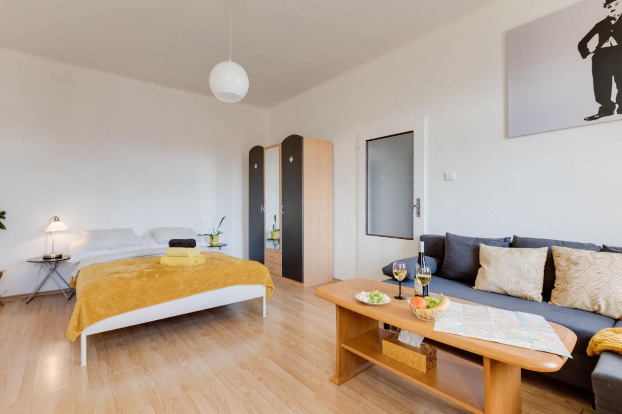 Sunshine Apartment Near The City Center ปราก ภายนอก รูปภาพ