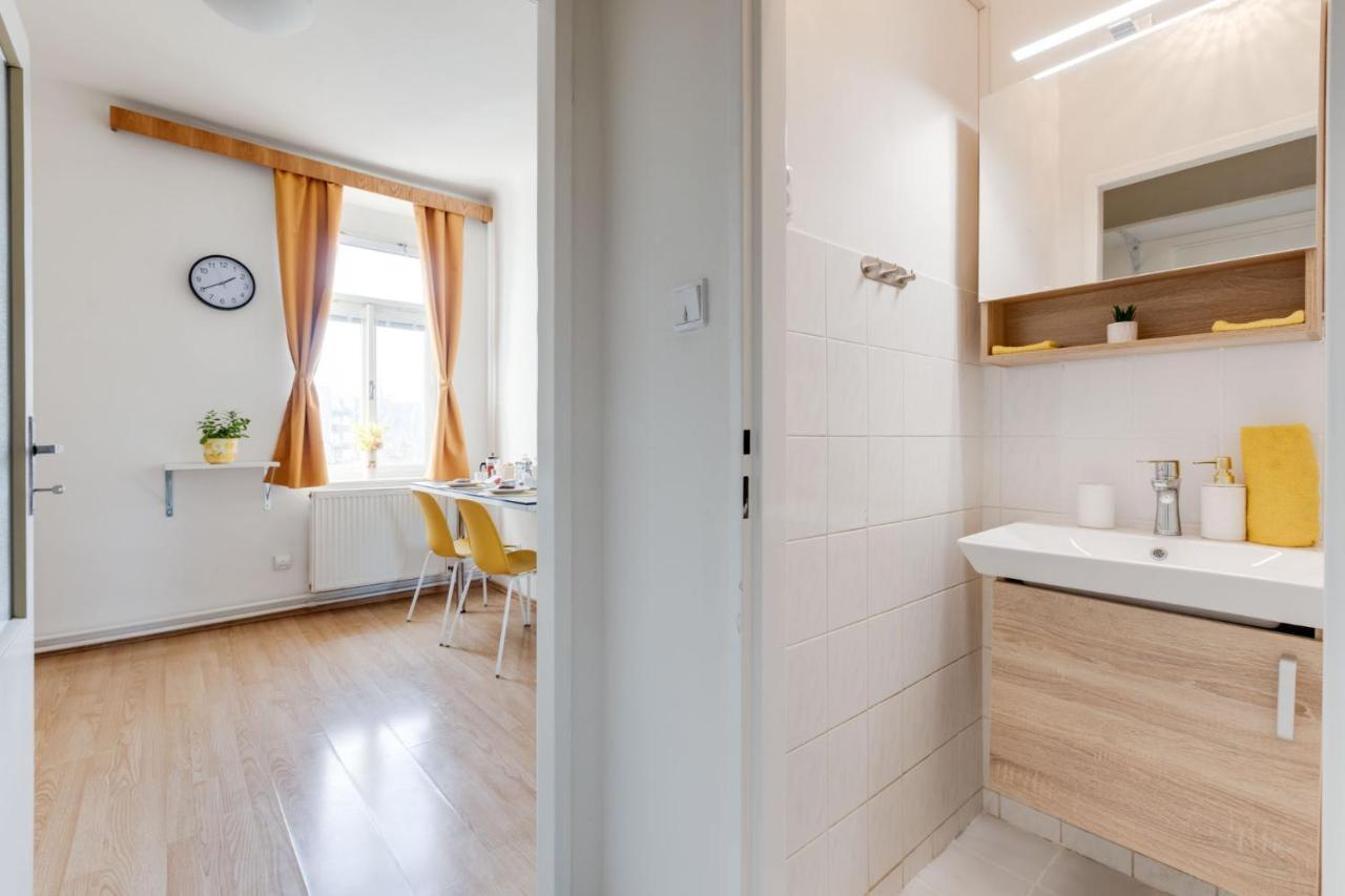 Sunshine Apartment Near The City Center ปราก ภายนอก รูปภาพ