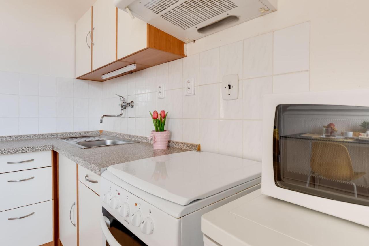 Sunshine Apartment Near The City Center ปราก ภายนอก รูปภาพ